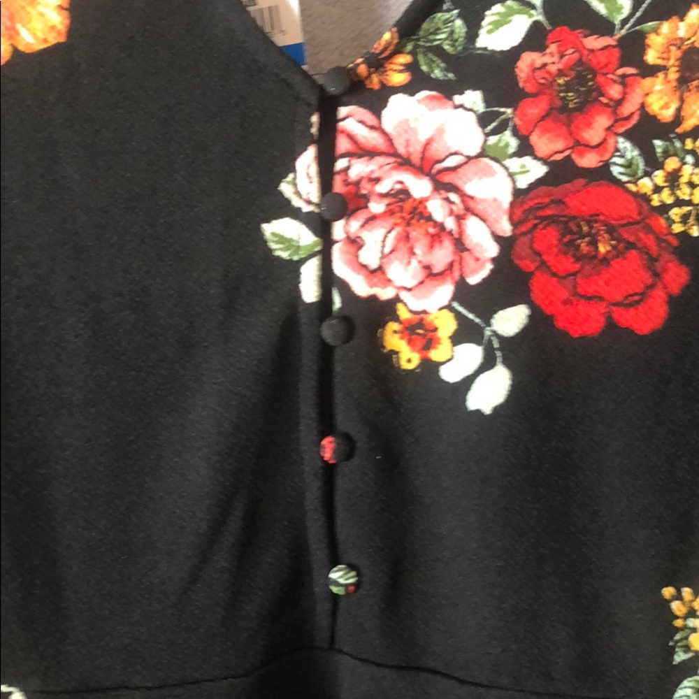 💐 Flower Fit & Flare Dress - Picture 3 of 8